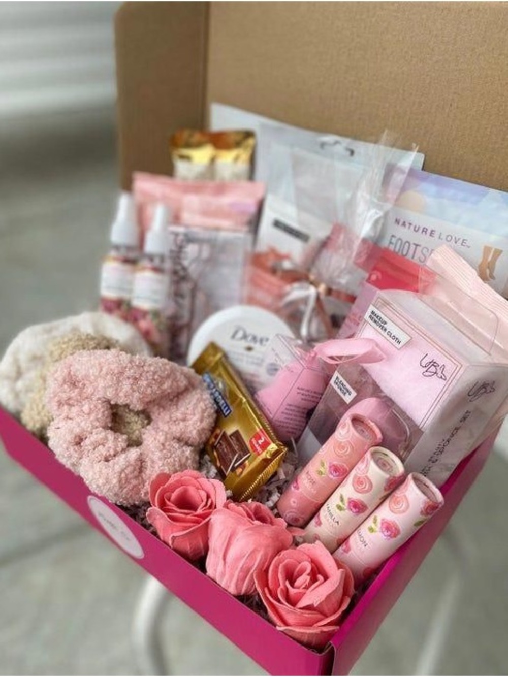 Women’s Mystery surprise Makeup / accessories/ jewelry/ skincare / body / bath
